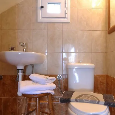 Angela Pool Apartment