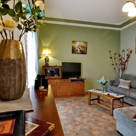 Angela Pool Apartman